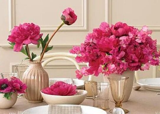 Flores na configuração da mesa